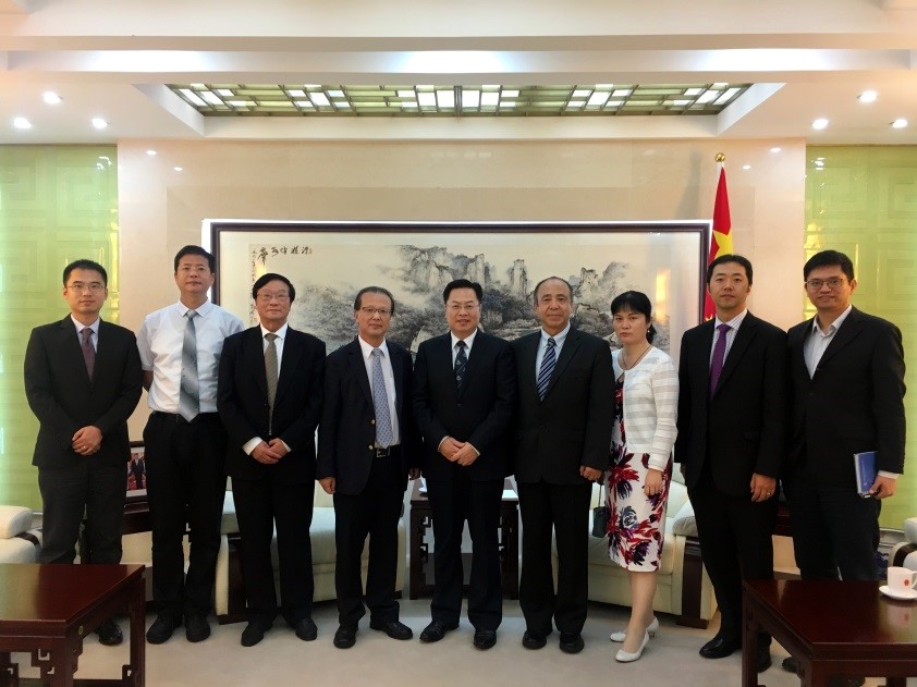 代表团一行访问中国驻斯里兰卡大使馆